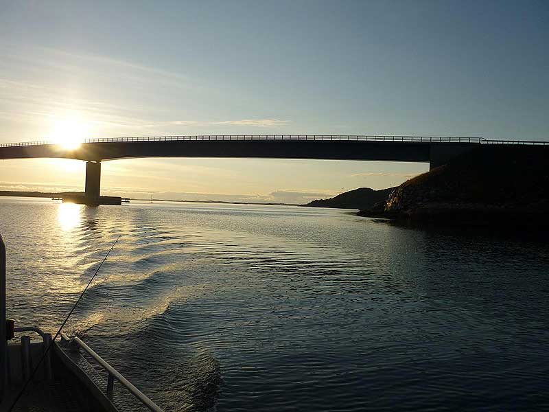 Mittsommernacht angeln unter Nachtsonne Mittsommernacht angeln unter Nachtsonne
